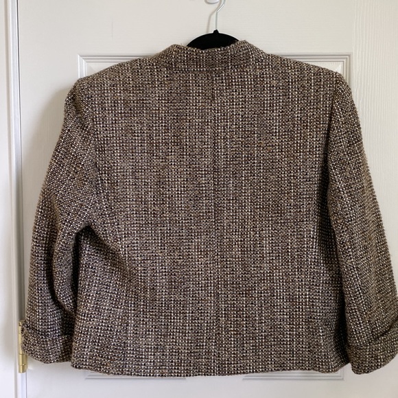 Tahari open front brown black and white weave jacket. 3/4 sleeve wcuff. Size 12 - Picture 2 of 5
